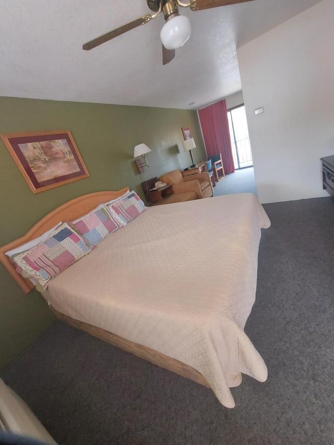 Riverview Motel Mammoth Spring מראה חיצוני תמונה