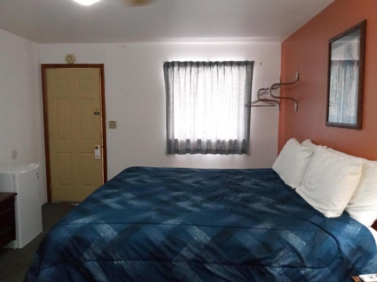 Riverview Motel Mammoth Spring מראה חיצוני תמונה